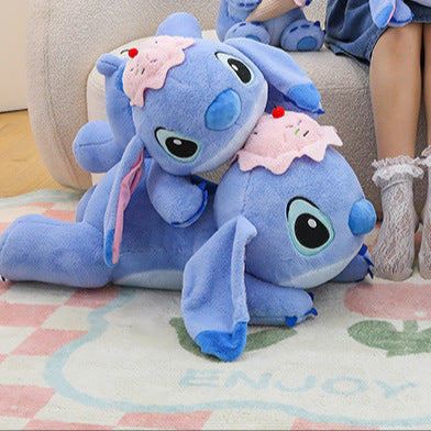 Peluche Stitch gourmand bleu avec glace et cerise