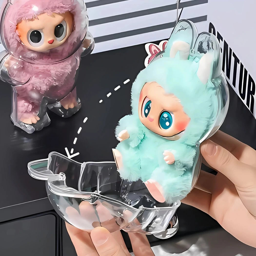 Coque protection peluche style Labubu assis