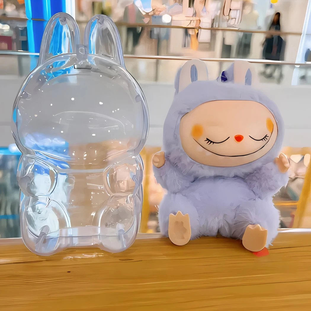 Coque protection peluche style Labubu assis