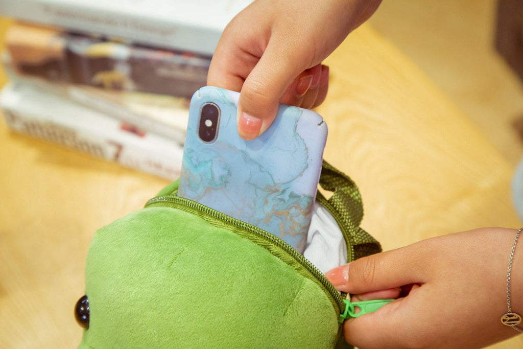 Le bébé dinosaure - sac à dos en peluche