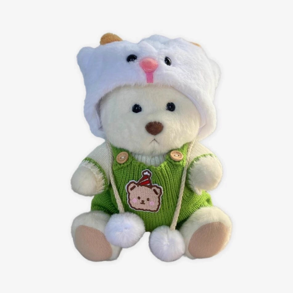 Ours en peluche en combinaison verte