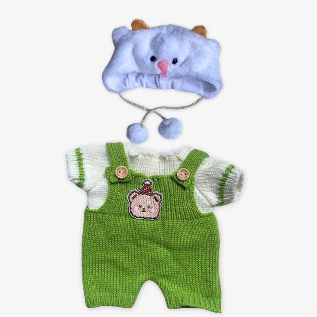 Ours en peluche en combinaison verte