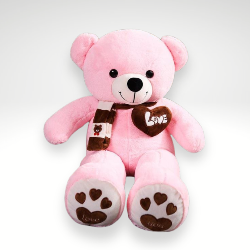 Ours en peluche mignon avec un cœur