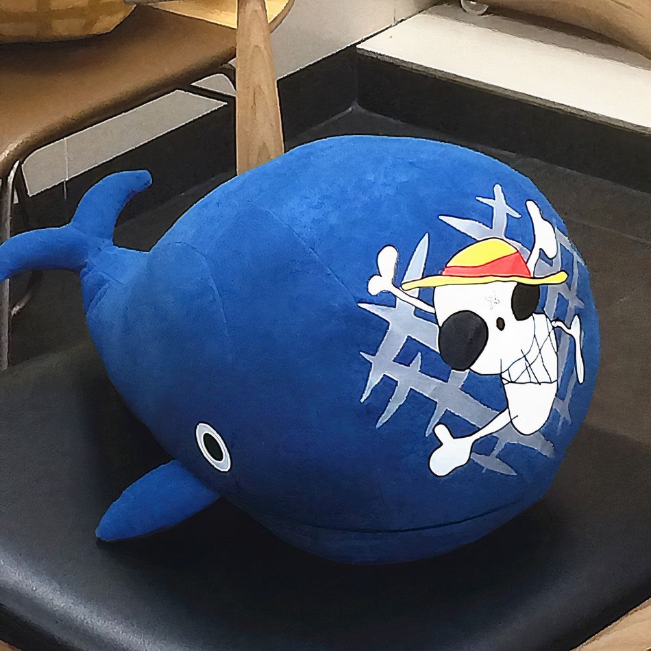 Peluche baleine Laboon douce One Piece câlin marin La compagnie de la peluche