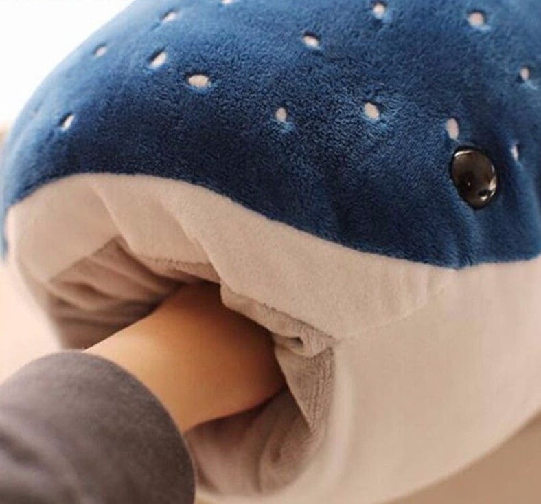 Peluche baleine requin bleu à points blancs