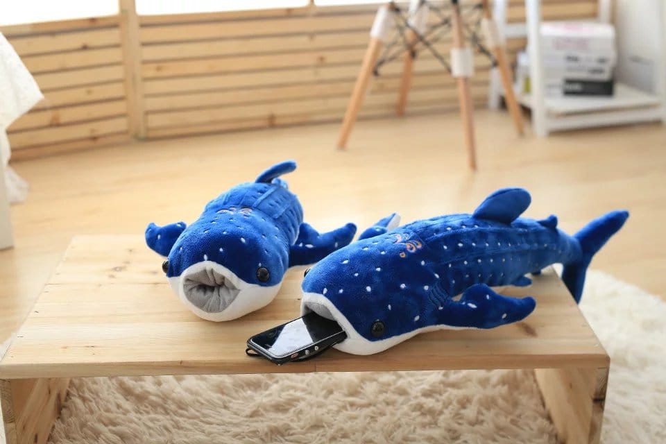 Peluche baleine requin bleu à points blancs