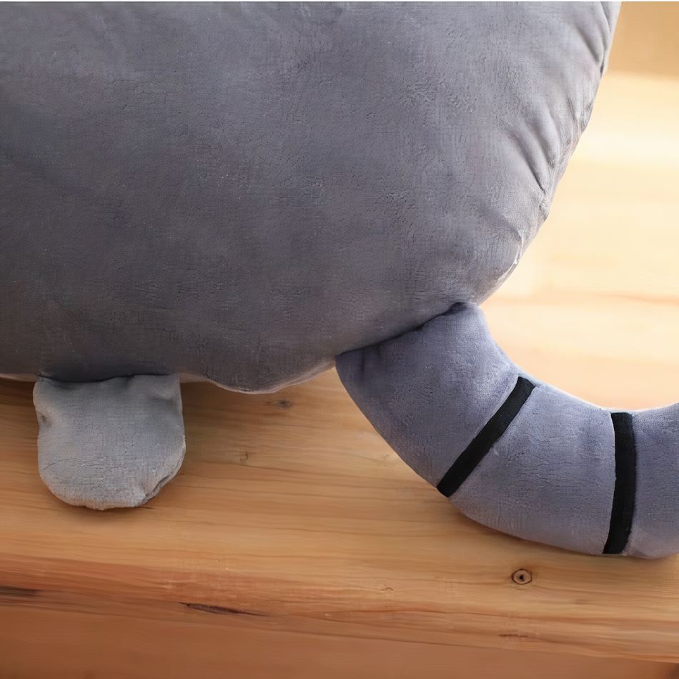 Peluche chat oreiller gris doux câlin décoration intérieure La compagnie de la peluche