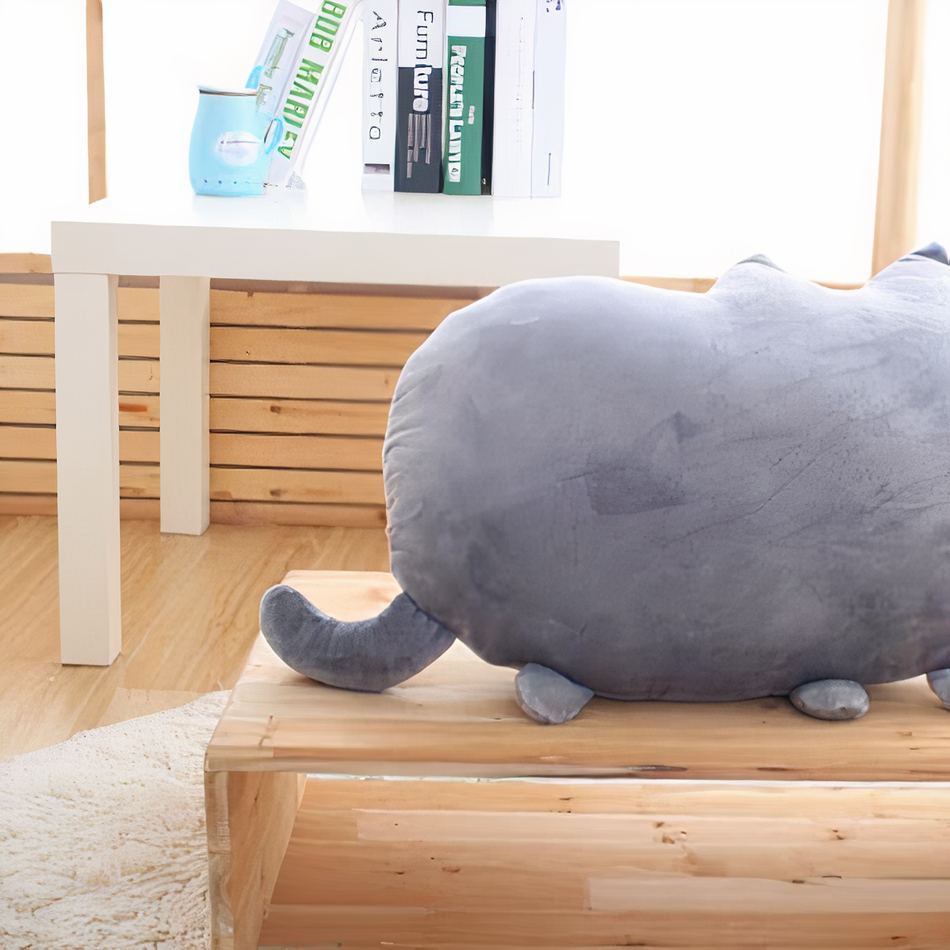 Peluche chat oreiller gris doux câlin décoration intérieure La compagnie de la peluche