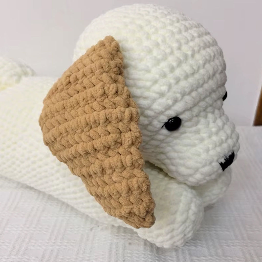 Peluche chien oreiller doux crochet relaxant cozy La compagnie de la peluche