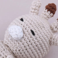 Peluche crochet girafe timide