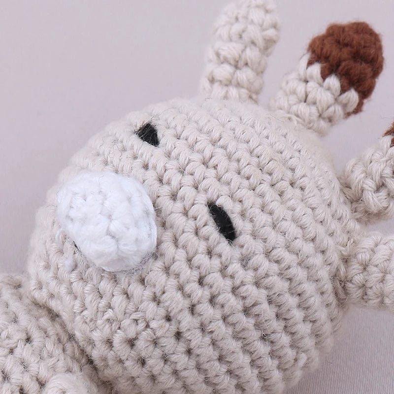Peluche crochet girafe timide