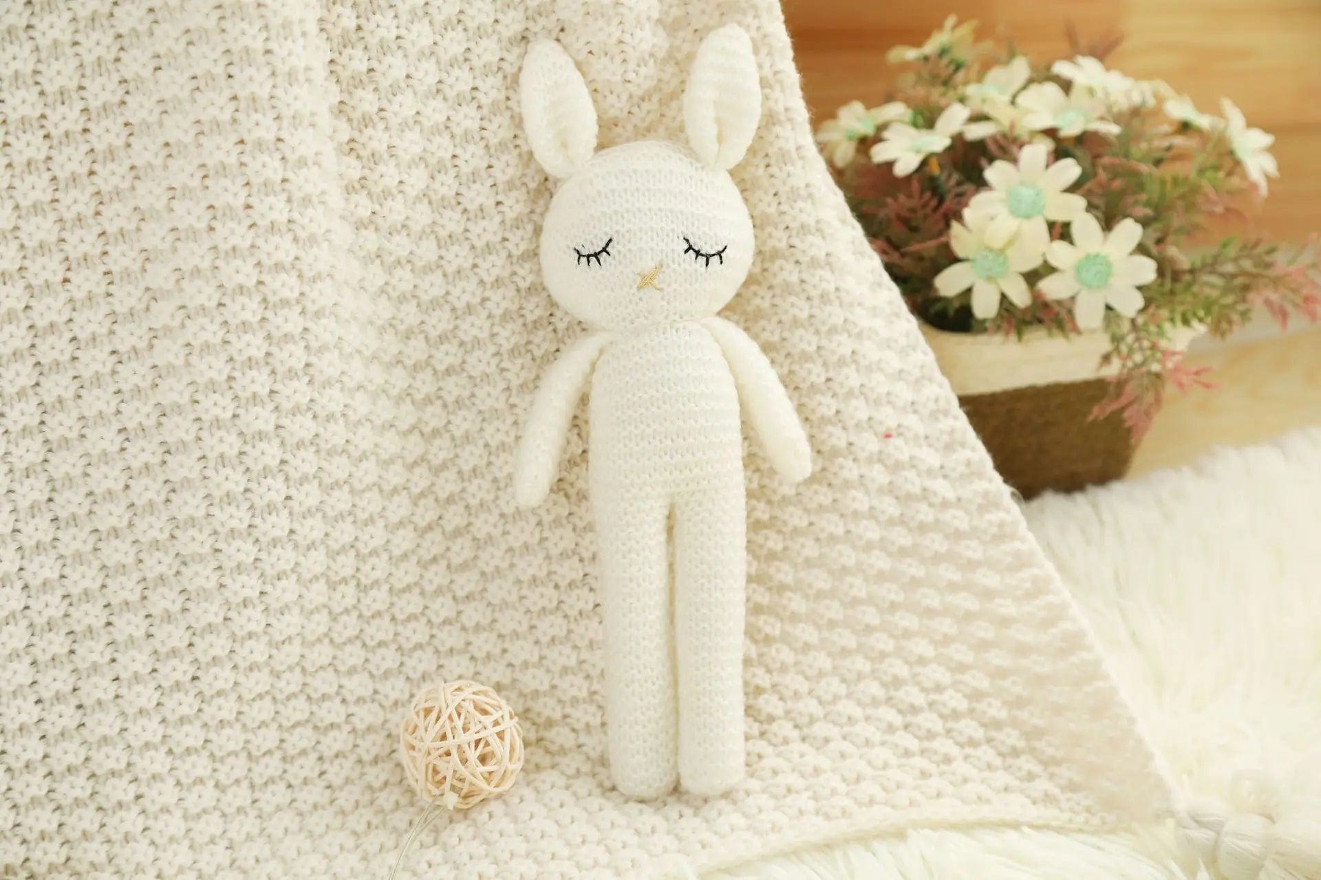Peluche crochet lapin aux longues jambes Blanc