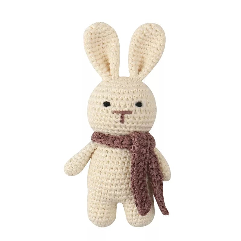 Peluche crochet lapin avec son écharpe rouge