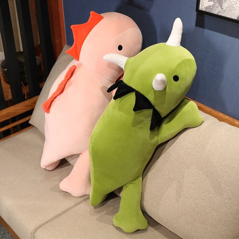 Peluche dinosaure avec crinière et cornes