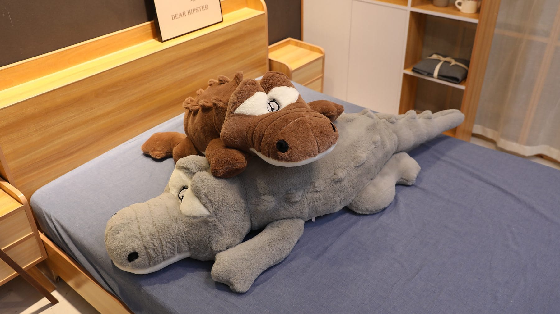 Peluche géante crocodile aux gros yeux