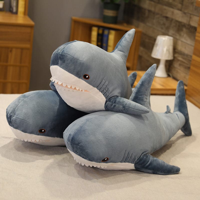 Peluche géante requin coloré aux belles dents