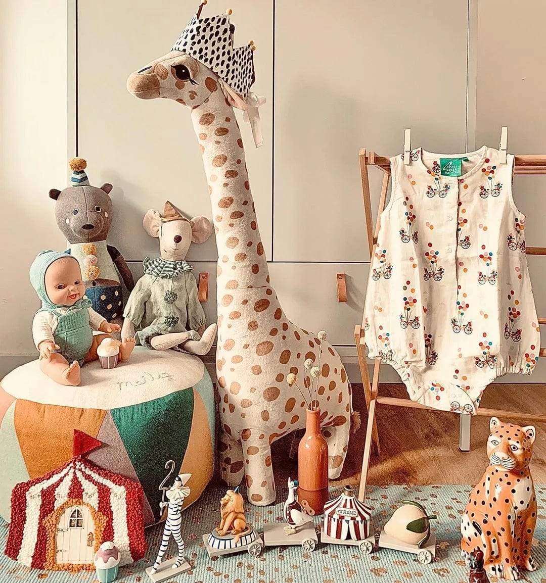 Peluche girafe au très long cou