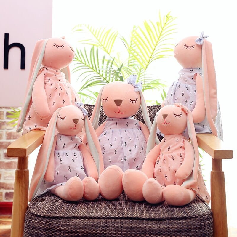 Peluche lapin aux longues oreilles
