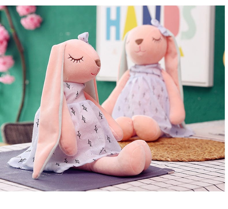 Peluche lapin aux longues oreilles