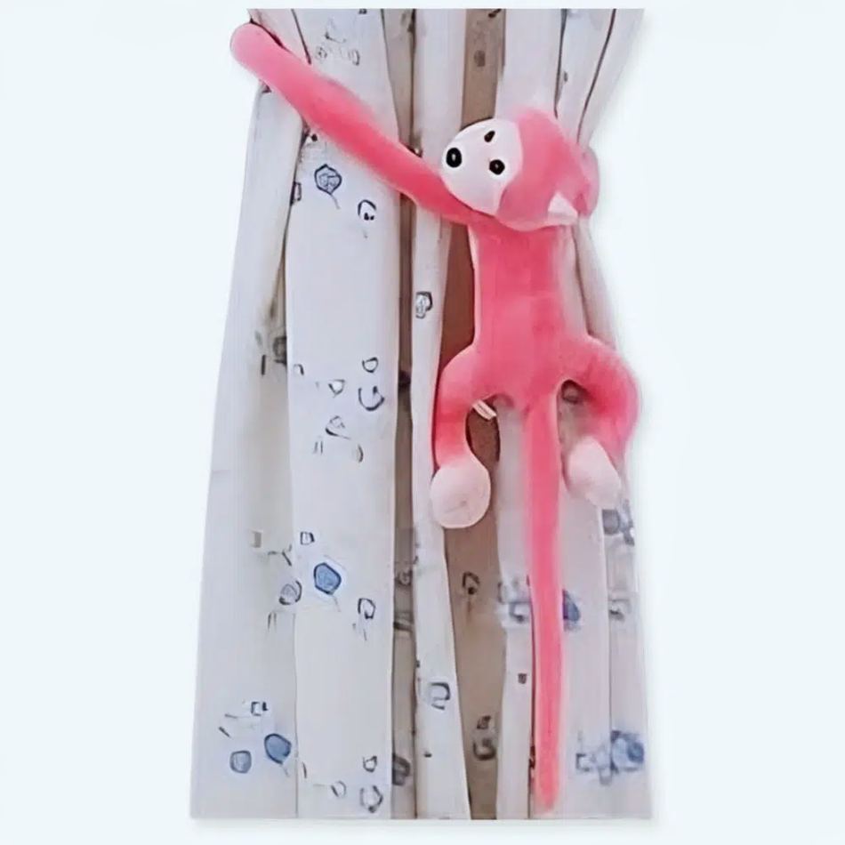 Peluche singe kawaii rose tendre longue queue douce La compagnie de la peluche