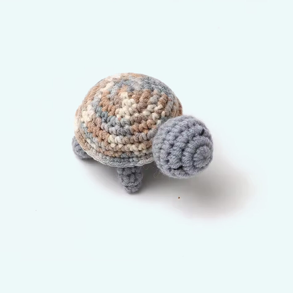 Peluche tortue crochet douce marine enfant câlin gris La compagnie de la peluche