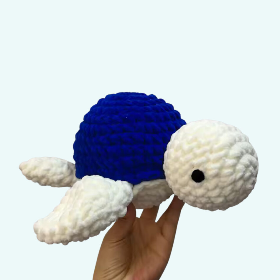 Peluche tortue de mer crochet douce enfant océan bleu-fonce La compagnie de la peluche