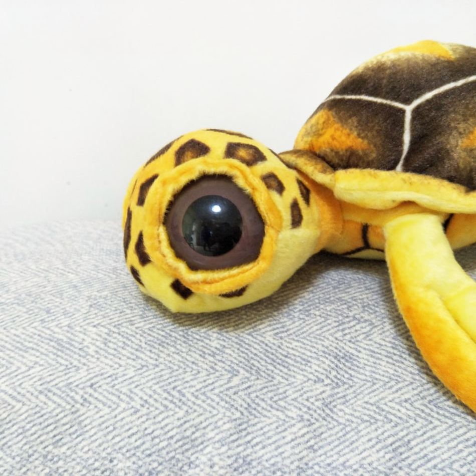 Peluche tortue grands yeux douce câline doudou enfant La compagnie de la peluche