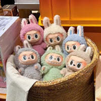 Peluche type Labubu debout boîte mystère