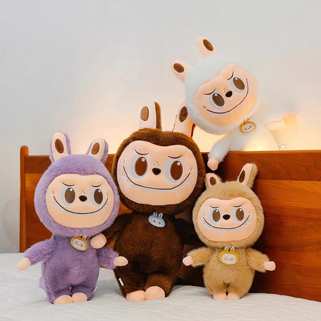 Peluche type Labubu géante