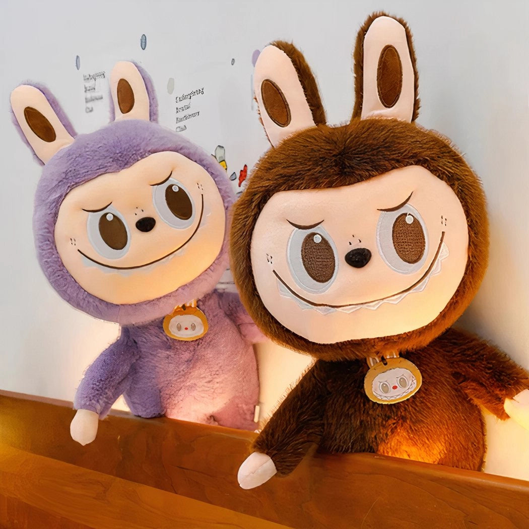 Peluche type Labubu géante