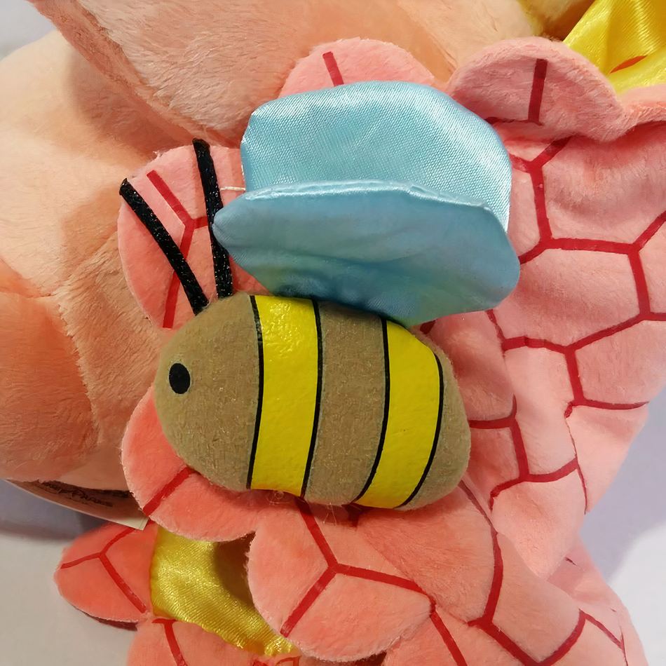 Peluche Winnie l’Ourson douce couverture réconfort enfant La compagnie de la peluche