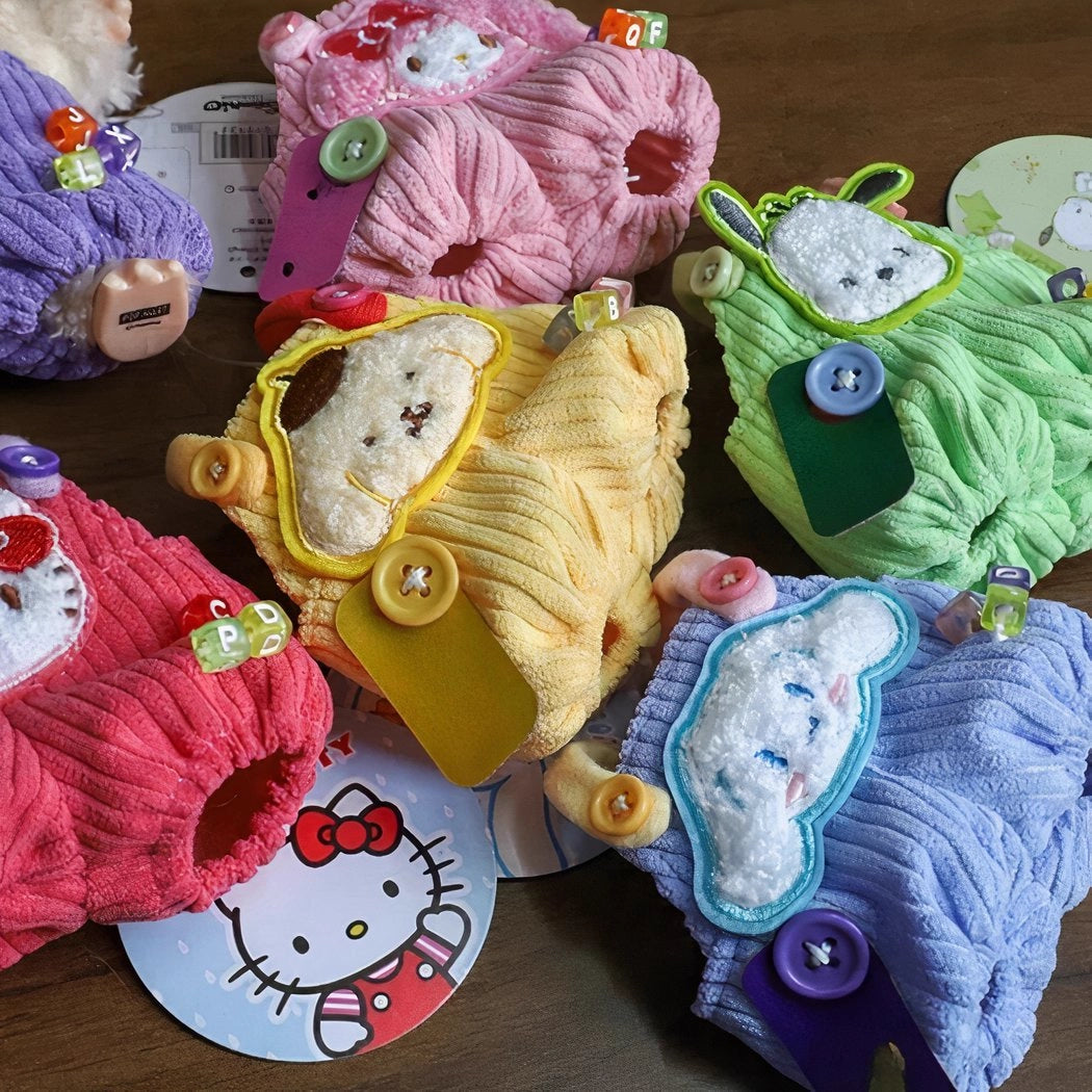 Salopette kawaii peluche type Labubu mignonne