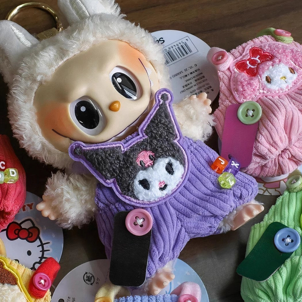 Salopette kawaii peluche type Labubu mignonne